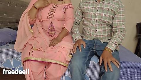 Dost Ki Maa Chod Di. Dost Ke Ghar Par