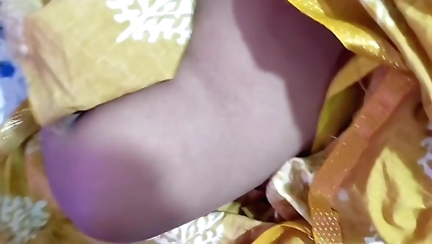 Neighbors Step sister-in-law Warmed Up Her Step sister-in-law With Sweet Words And Leaked Her Pussy