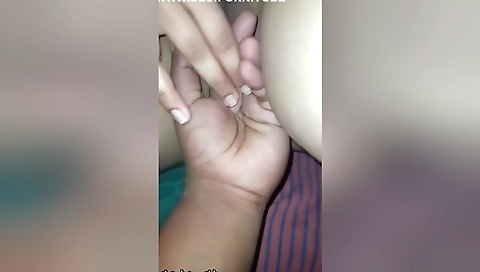 Sri Lankan Wife Fingering Fun.හතතට ඇගලල ගහල වයෆට දනන සප