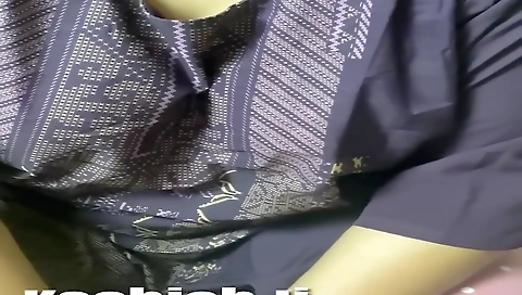 Akeli Indian Stepmom Ne Stepson Ko Choot Di Dirty Talk