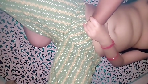 Hot Desi Kannada Mature Milf Auntys Affair With Tailor - Boobs Sucked