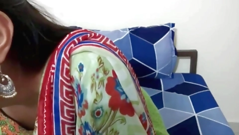 Big Boobs Indian Desi Maa Ne Sex Ki Lat Laga Di Hindi Audio