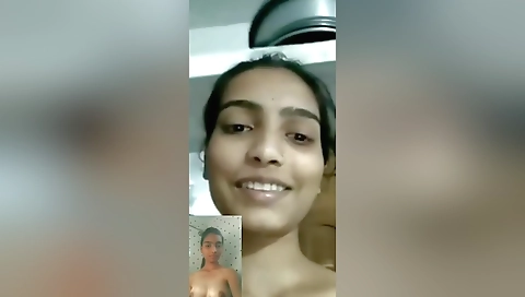 Today Exclusive- Desi Chick Shows Her Boobs
