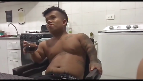 Mi Hermanastra Me Empieza A Chupar Polla