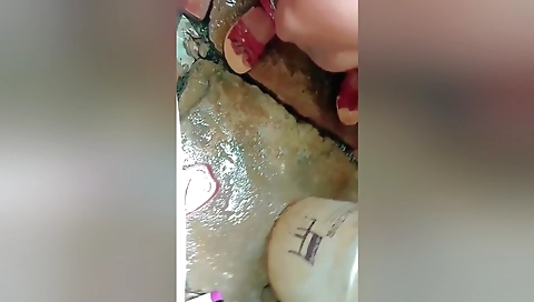 Anal Toys - Hot Sexy Bathing Face Reveal Queen4desi