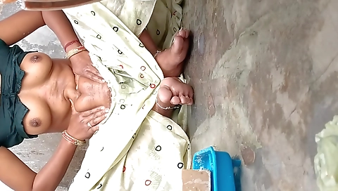 Indian Desi Village Bhabhi Caught By Dever