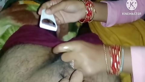 When The Period Came, The Wife Shook The Cock With Her Hand And Also Cleaned It Quickly