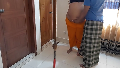 (priya Chatterjee) Sasurji Ne Apne Bete Ki Patni Ke Sath Kia Kand - Jabardasti Anal Fucked When She Was Sweeping