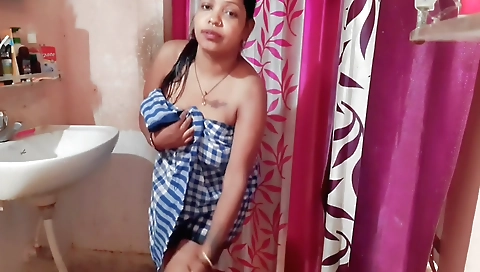 Indian Housewife - Huge Boobs